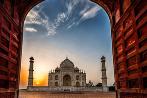 Taj Mahal Tour with High-Speed Train - All Inclusive