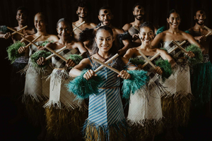 VOU: Fiji Untold – show na żywo z kolacją i bębnami