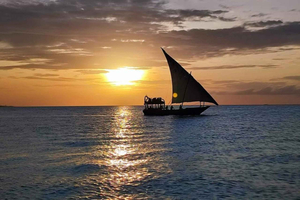Sansibar: Dhow-risteily auringonlaskun aikaan Nungwissa ja Kendwassa