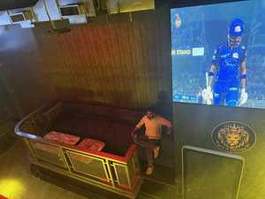 F M Bar N Lounge