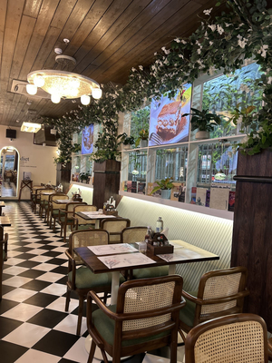 Lutyen's Bistro