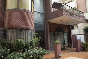 Redbrick Home By Earthaa Escapes