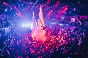 Coco Bongo con ingresso e transfer privato in Sprinter