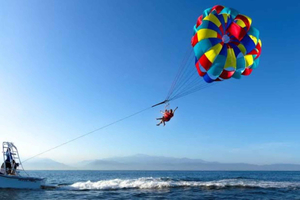 Punta Cana: Parasailing, snorkling og båtcruise