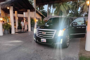 Punta Cana: Private Customizable Cadillac Transfer