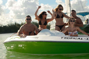 Punta Cana: Speedboat Tour with Snorkeling and Hotel Pickup