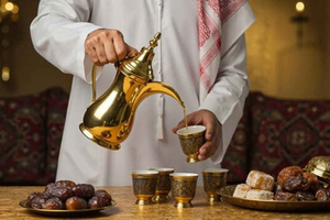 Arabic Coffee and Dates Experience in Old Dubai