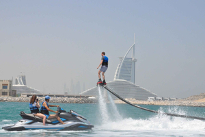 Dubai: 30-minute Flyboard with Instructor and Free Ice Cream