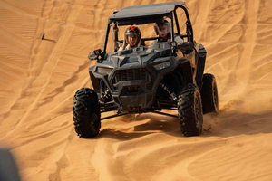 Dubai: Corsa sulle dune in 4x4, Sand Boarding, Giro in cammello e spettacolo