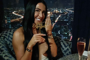 Dubai: Burj Khalifa VIP Lounge – Sunset in Ultimate Style