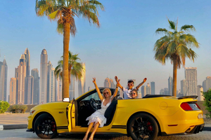 Dubai: Cabriolet Tour in a convertible Mustang or Camaro