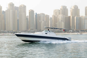 Dubai: Fishing Trip with Equipment and Crew