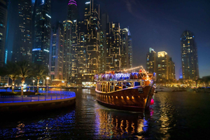 Dubai: Marina Luxury Dhow Cruise with 5-Star Indian Dinner