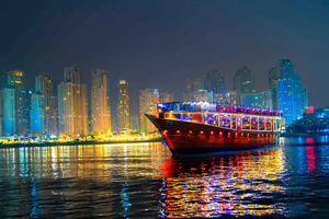 Dubai: Marina Luxury Dhow Dinner Cruise