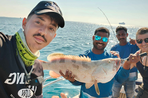 Dubai: Private Deep Sea Fishing Trip with BBQ of Catch