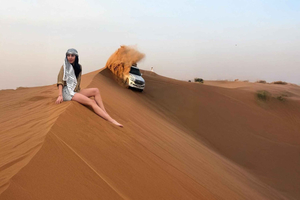 Dubai: safari serale nel deserto delle dune rosse con cena