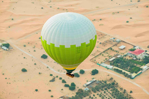 Dubai: Sunrise Hot Air Balloon Flight, Breakfast, Camel Ride