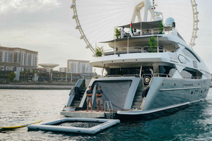 Dubai: Sunseeker Superyacht VIP Dinner, Drinks & Live DJ
