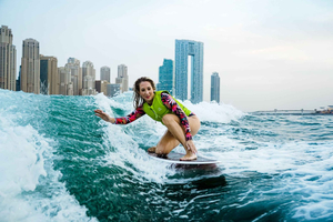 Dubai wakesurfing & wakeboarding: Snacks & drinks included!