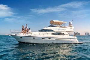Dubai Yacht Tour - Boat Trip upto 12 guests Private event