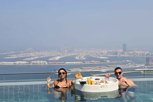 Elite Tour with Sky Pool, Shopping, and Hotel Pickup