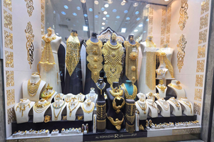 Guided City Walking Tour to Spice and Gold Souk