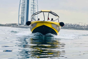 parasailen met uitzicht op Jumeirah Palm