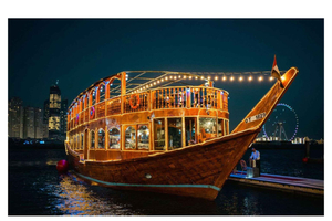Dubaï : dîner-croisière au souk Al Seef avec spectacle de danse tanoura