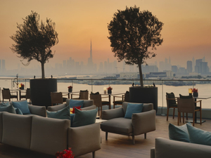 Luma Pool Lounge