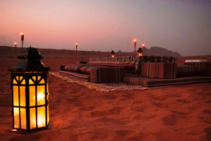 Safari en el desierto de Mleiha con sandboarding, estrellas y cena
