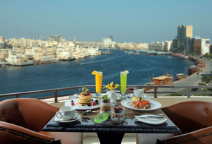 Radisson Blu Hotel, Dubai Deira Creek