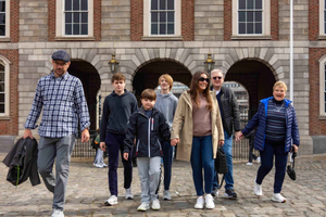 Dublin: Family Photoshoot with Edited Photos