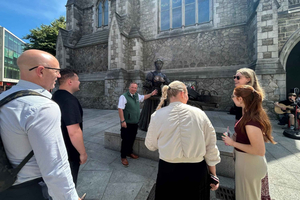 Dublin Walking Tour: Castle & Cathedrals with a Local Expert
