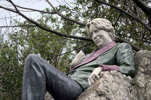 Oscar Wilde Dublin Walking Tour with Expert Local Guide