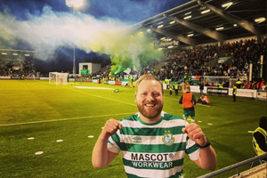 Día de partido del Shamrock Rovers en el estadio Tallaght con los lugareños