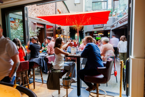 Lennan's Yard - Pub, Bar & Restaurant