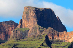 Tour di un giorno dei Monti Drakensberg da Durban ed escursioni a piedi