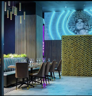 Black Lounge - Restaurant & Cocktail Lounge
