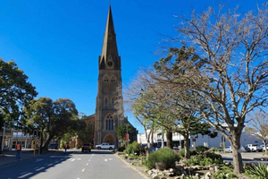 From Gqeberha: Makhanda History Tour with Pickup