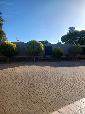 Lalapanzi Guest Lodge P.e.