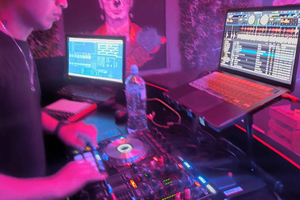 Cuenca: Bar crawl with drinks and free club entry