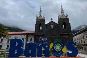 From Quito: Baños de Agua Santa Day Trip with Waterfalls