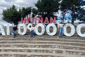 Quito: Airport Pickup and Middle of the World Visit