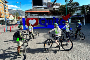 FIETSTOCHT DOOR DE EVOLUTIE VAN QUITO