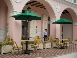 Casa Rosada Lounge Restaurant