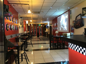 La Chop - Retro Disco Bar