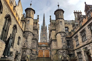 Edinburgh: guided tour of Old Town with a historian