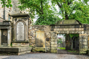 Edimburgo: Visita a las Bóvedas Subterráneas Embrujadas y al Cementerio