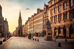 Edinburgh: Old Town Private Walking Tour with Historian