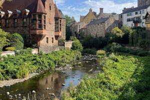 Edinburgh: Water of Leith Walking Tour with Art Historian